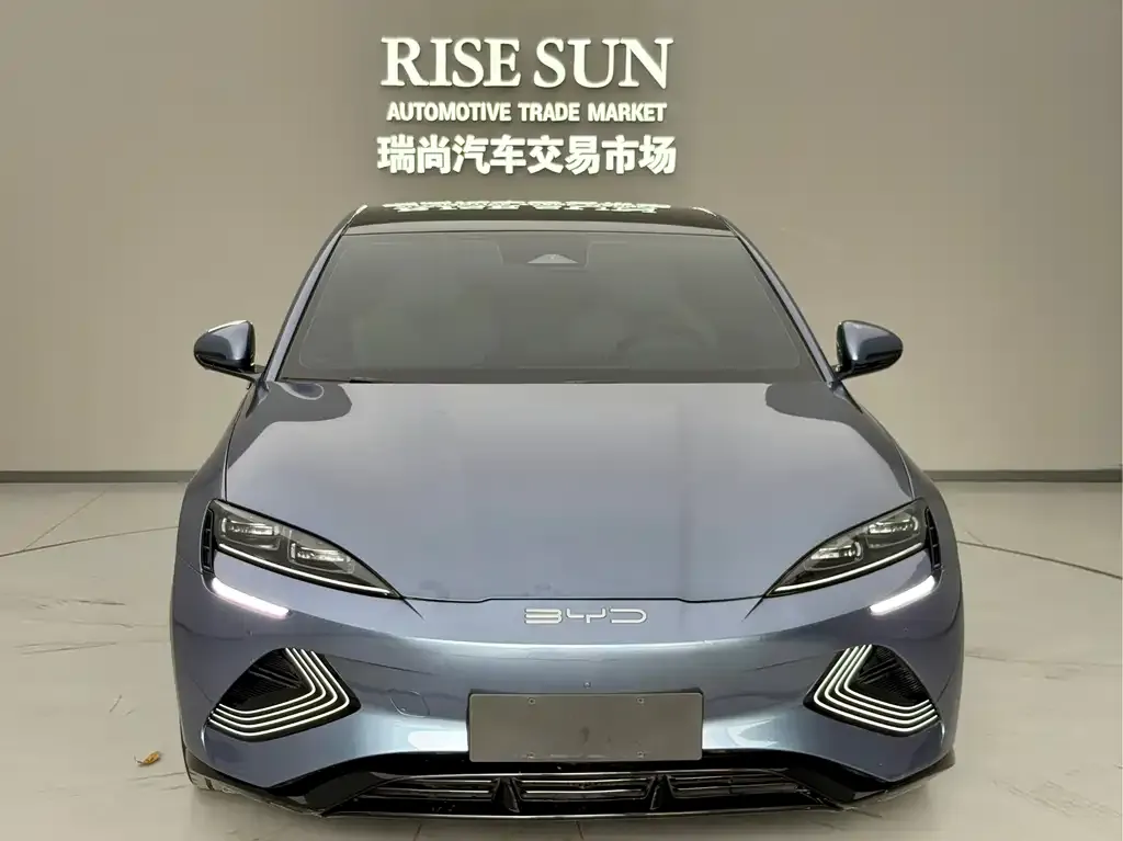 BYD Seal — фото 10
