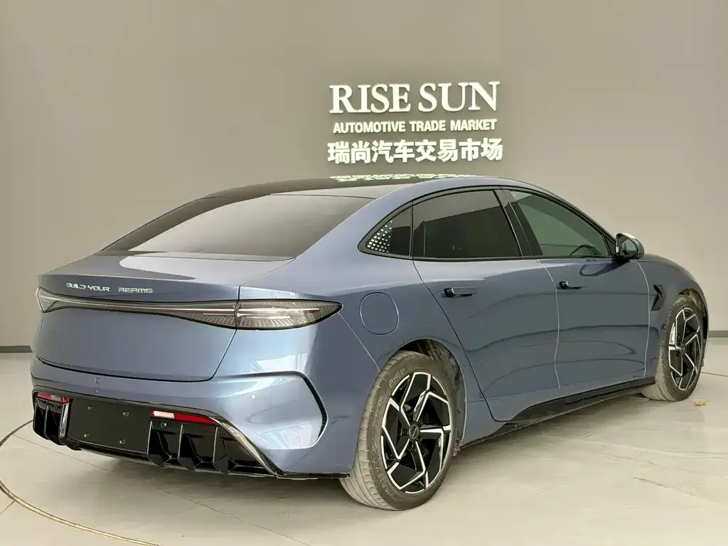 BYD Seal — фото 3