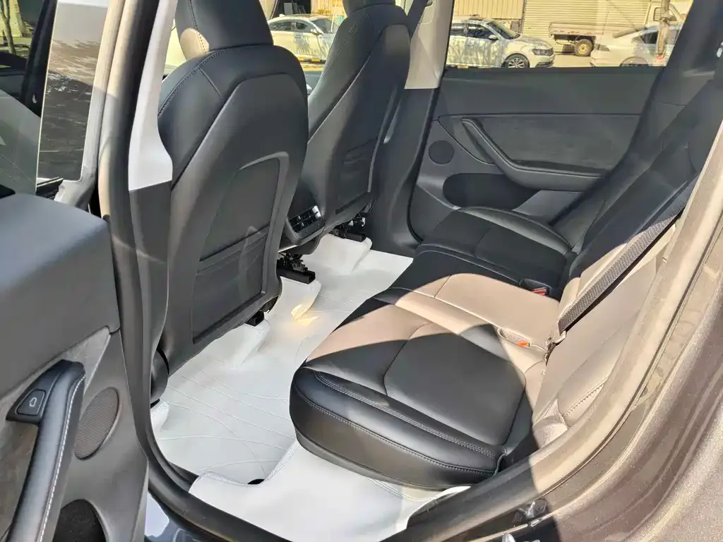 Tesla Model Y 2024 из CN, фото 2