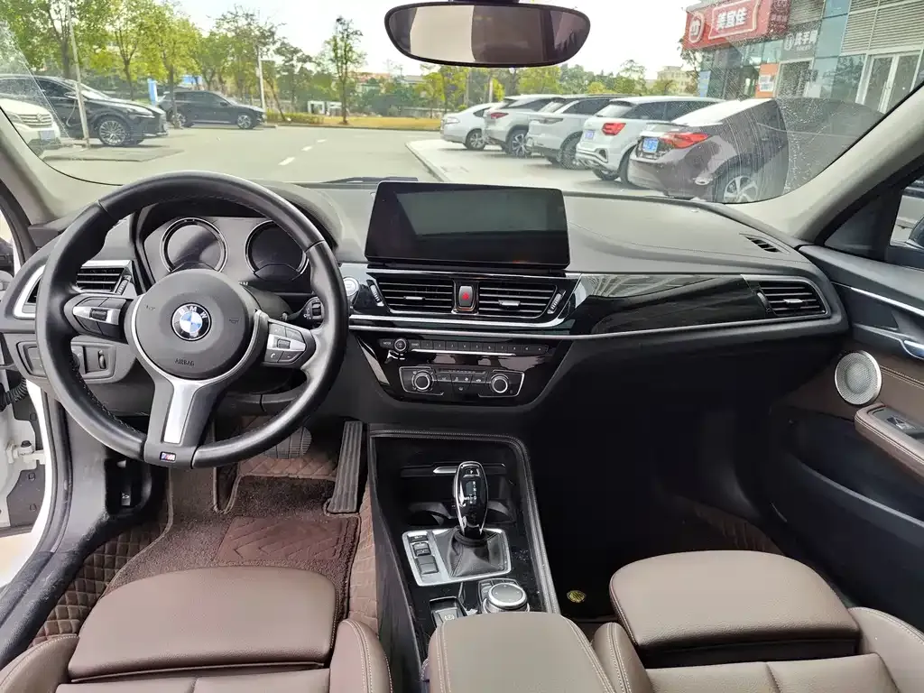 BMW 1 Series 2023 из CN, фото 7