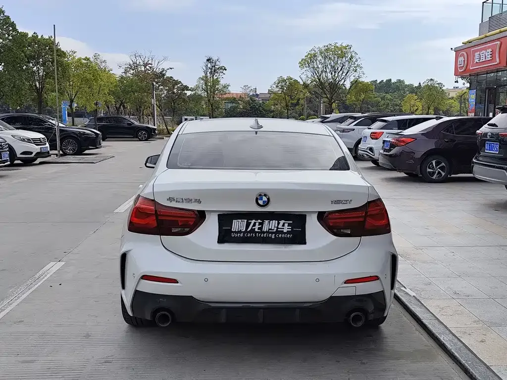 BMW 1 Series 2023 из CN, фото 8