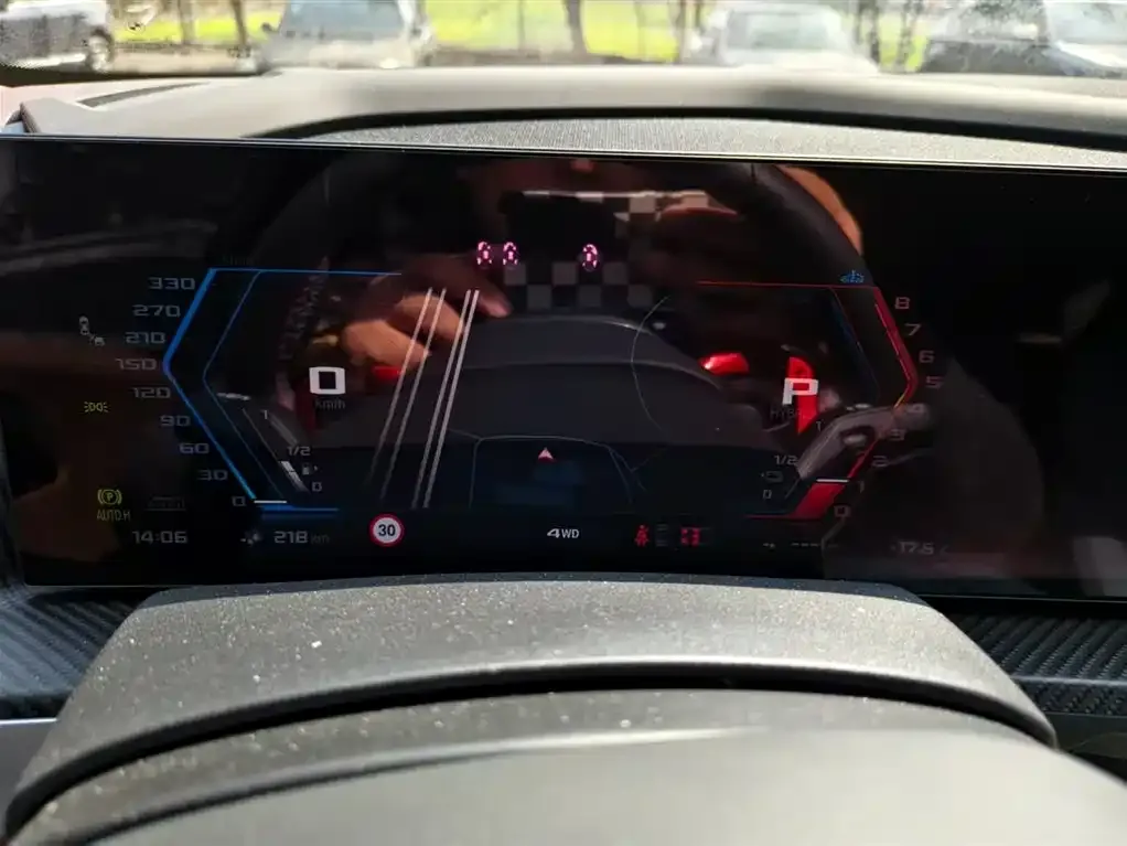 BMW XM 2025 из CN, фото 3