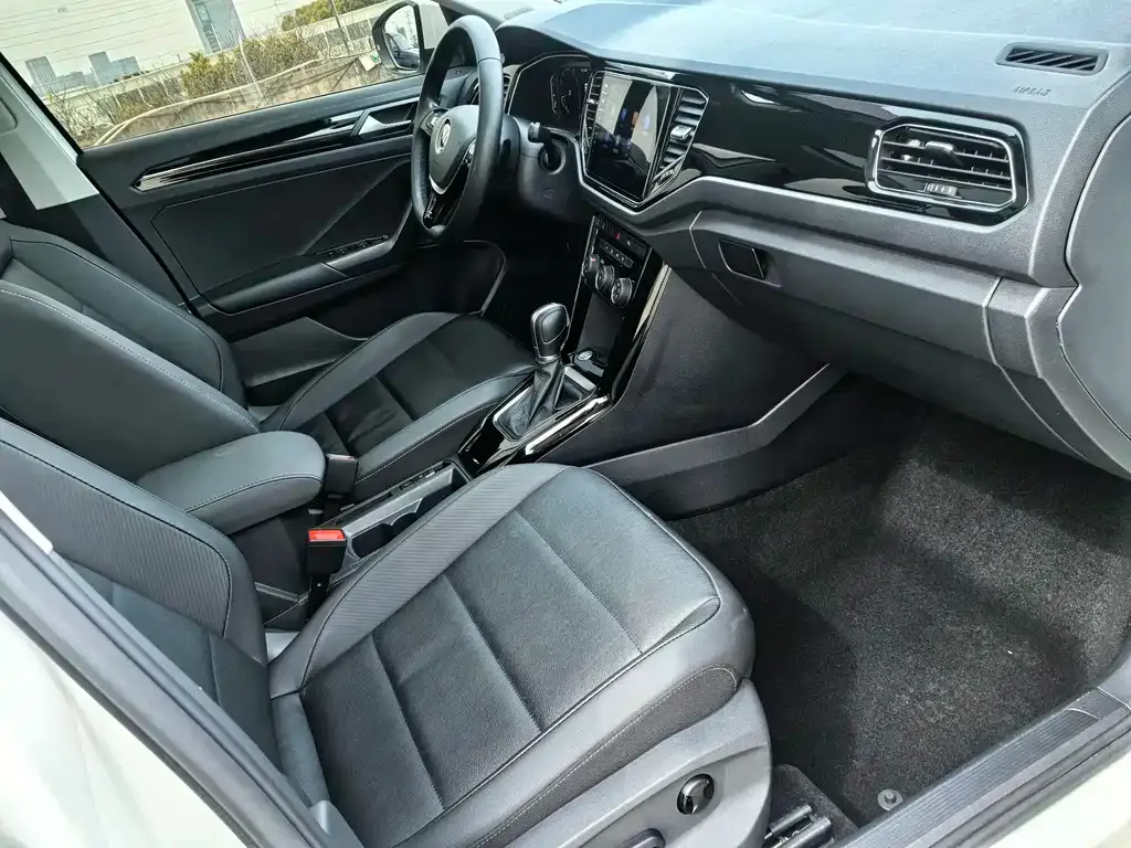 Volkswagen T-Roc 2022 из CN, фото 2