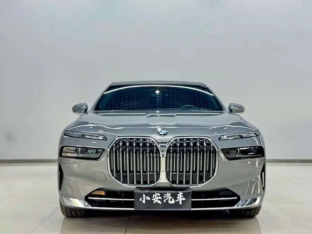 BMW 7 Series — фото 6
