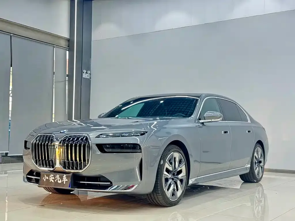 BMW 7 Series — фото 9