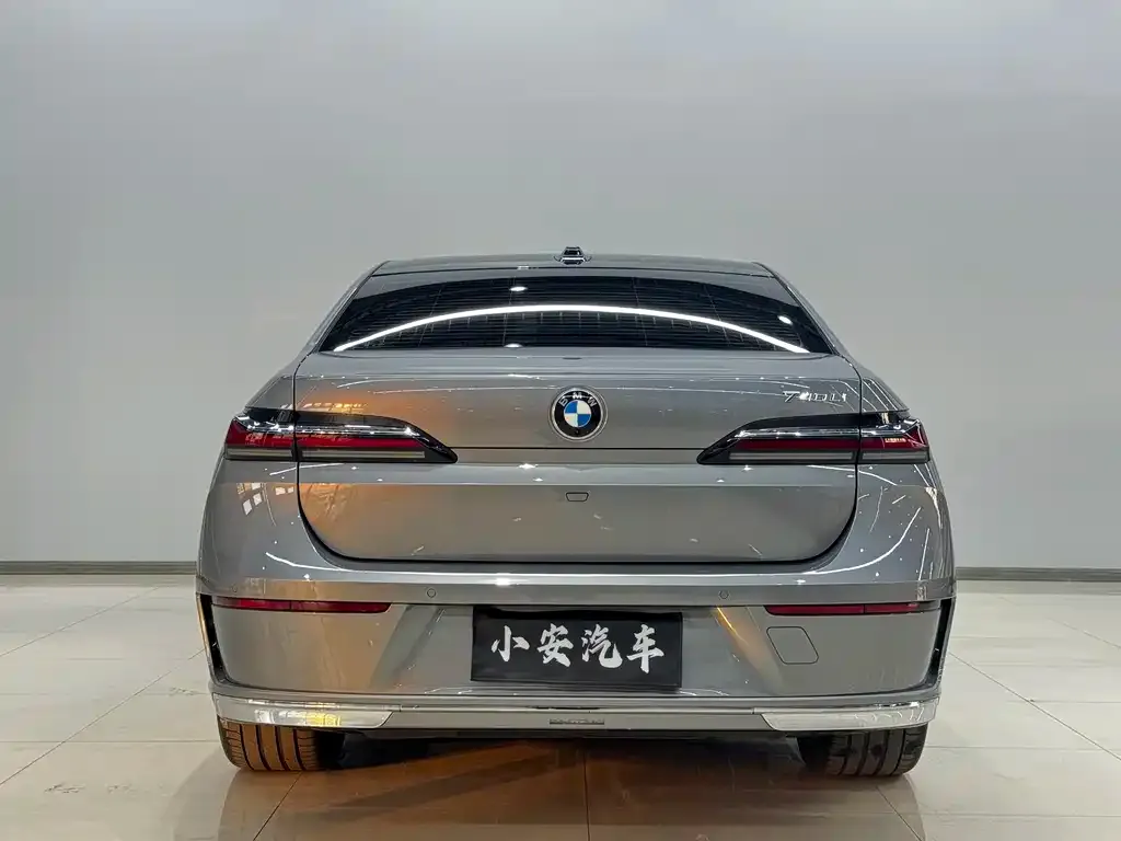 BMW 7 Series — фото 2