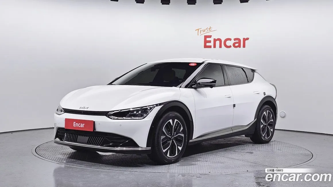 Kia EV6 — фото 1