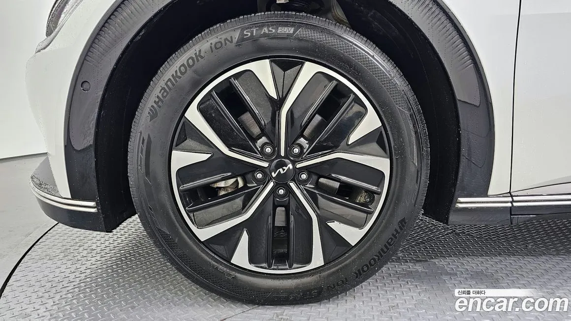 Kia EV6 — фото 8
