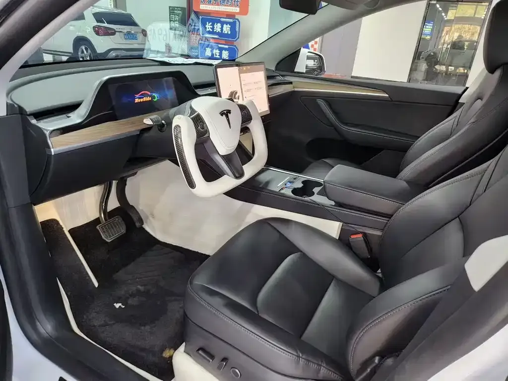 Tesla Model Y — фото 4