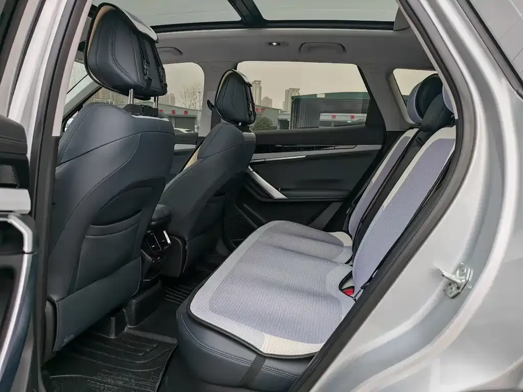 Geely Boyue L 2025 из CN, фото 3