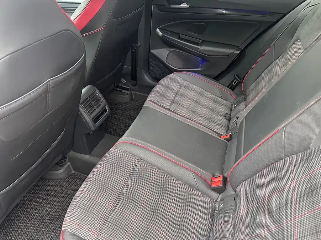 Volkswagen Golf 2022 из CN, фото 6