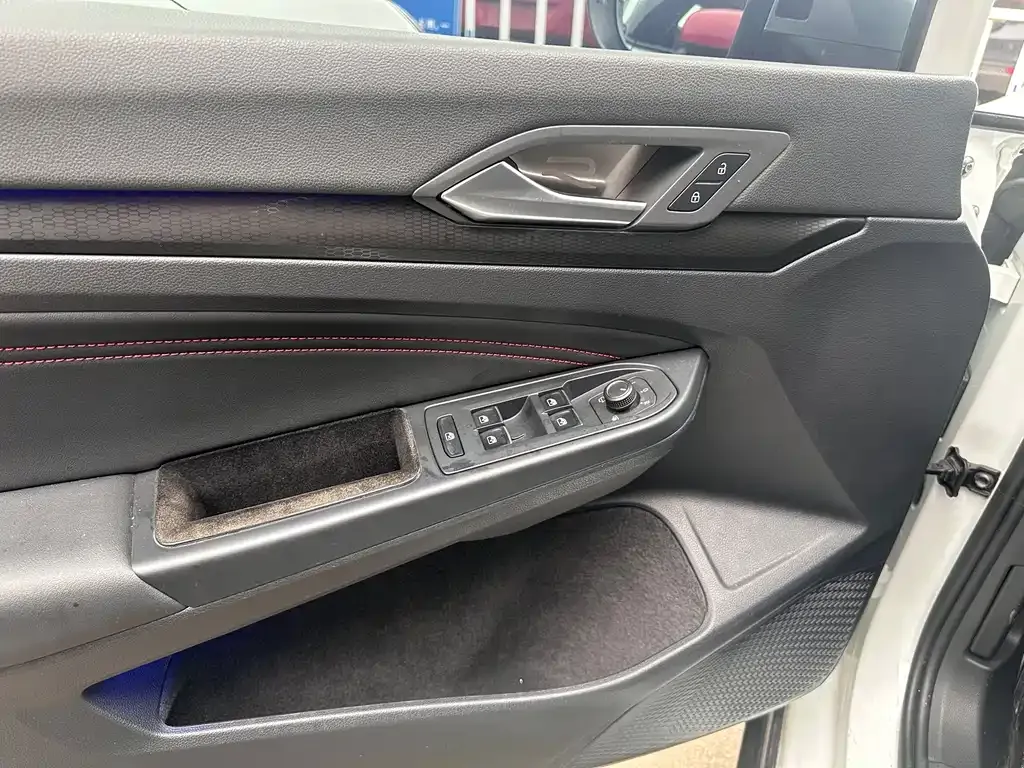 Volkswagen Golf 2022 из CN, фото 10