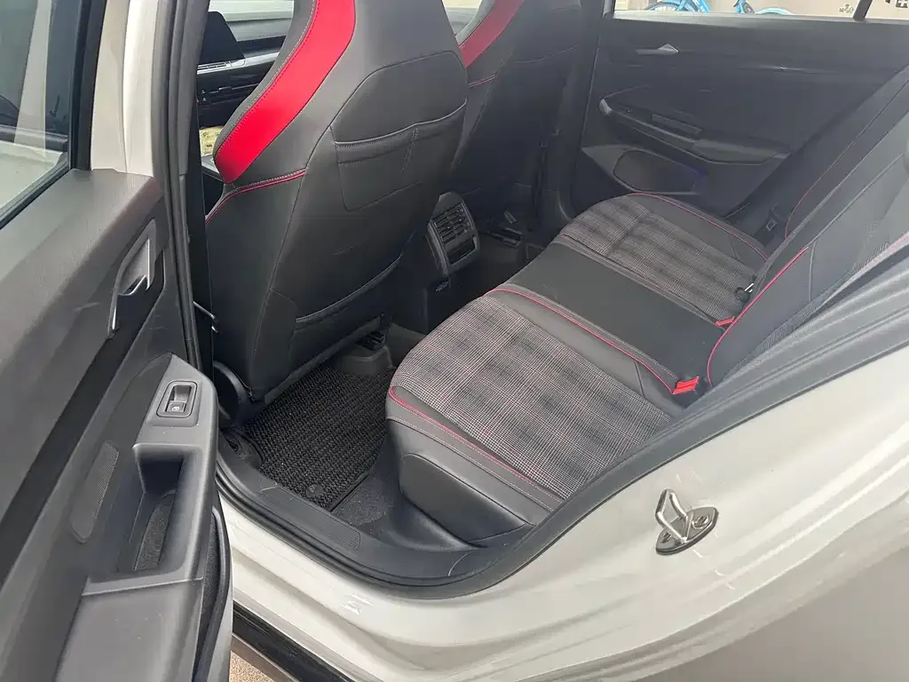 Volkswagen Golf 2022 из CN, фото 5
