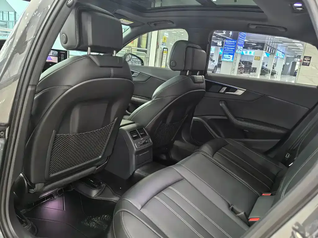 Audi A4L 2024 из CN, фото 6