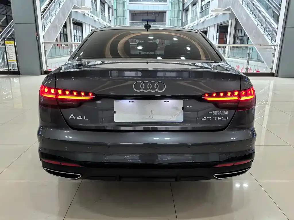 Audi A4L 2024 из CN, фото 4