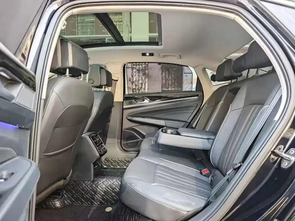 Volkswagen Passat — фото 6