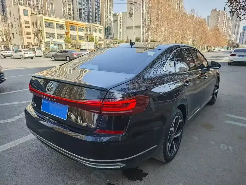 Volkswagen Passat — фото 7