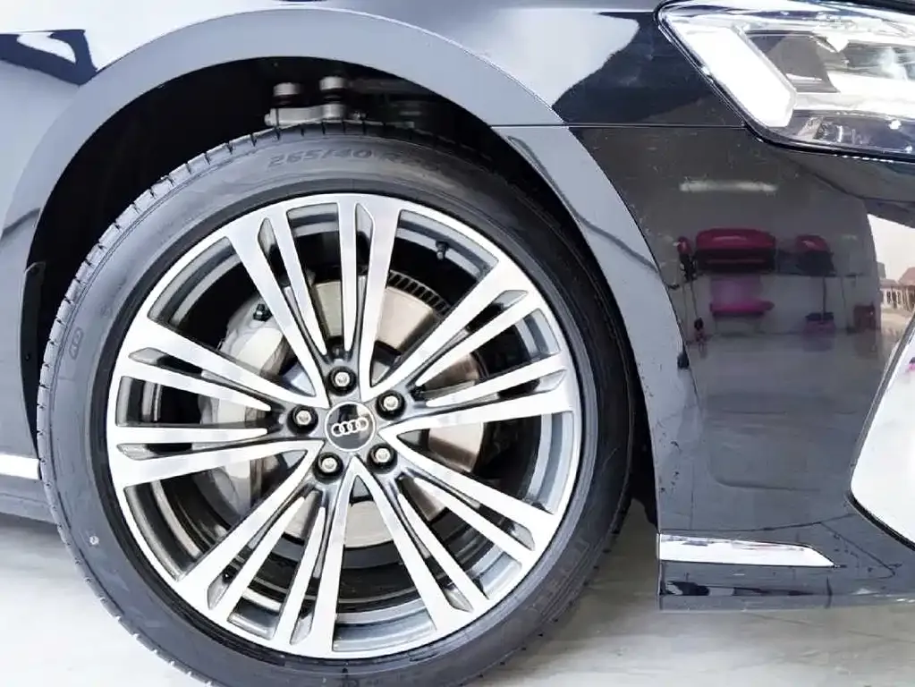 Audi A8 2024 из CN, фото 10