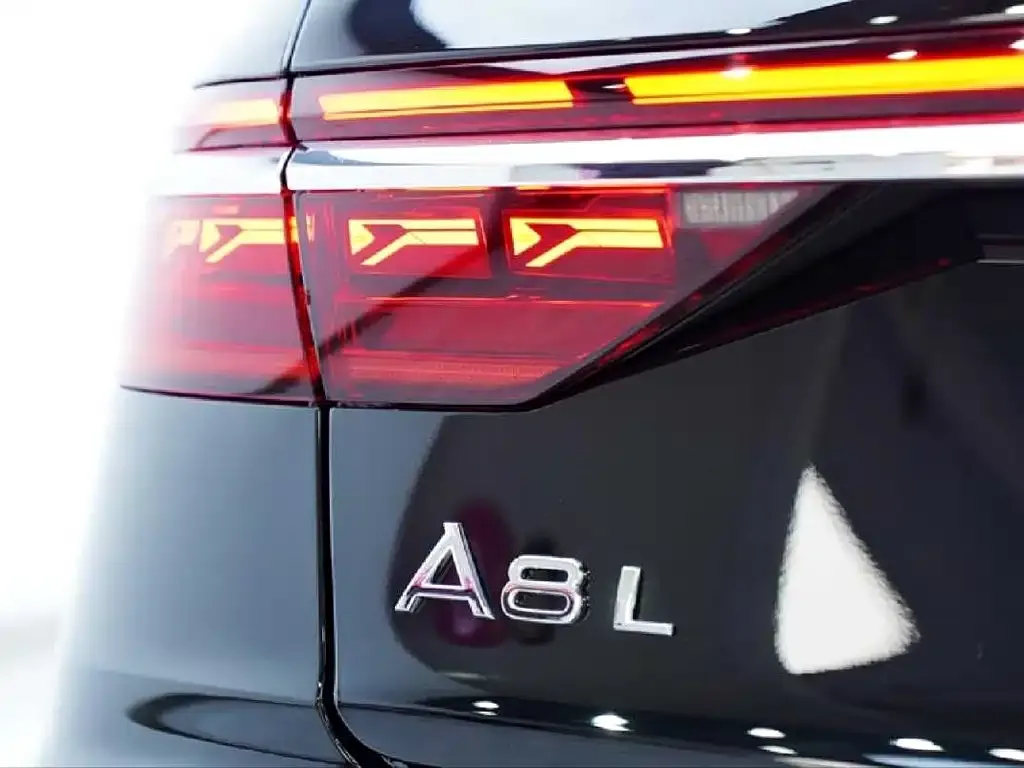 Audi A8 2024 из CN, фото 6