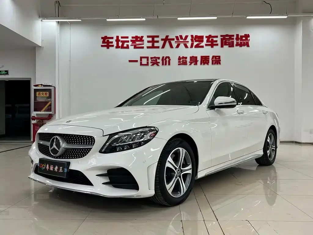 Mercedes-Benz C-Class — фото 1