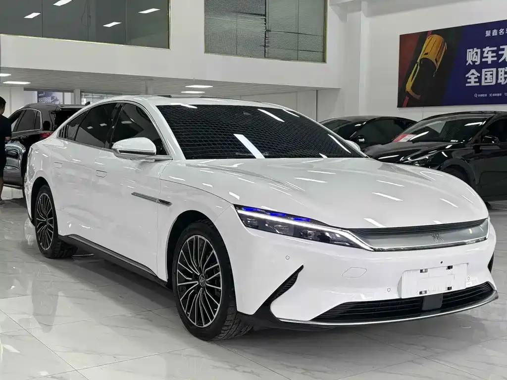 BYD Han — фото 10