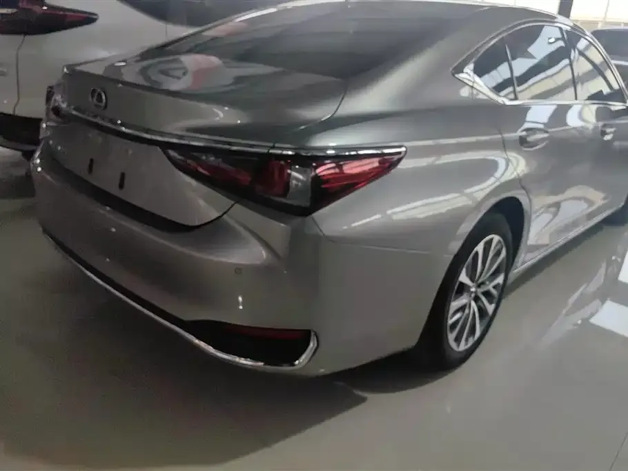 Lexus ES — фото 7