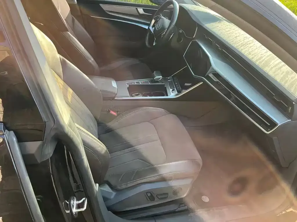 Audi A7L 2023 из CN, фото 2