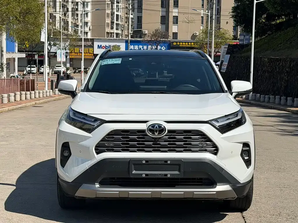 Toyota RAV4 — фото 4