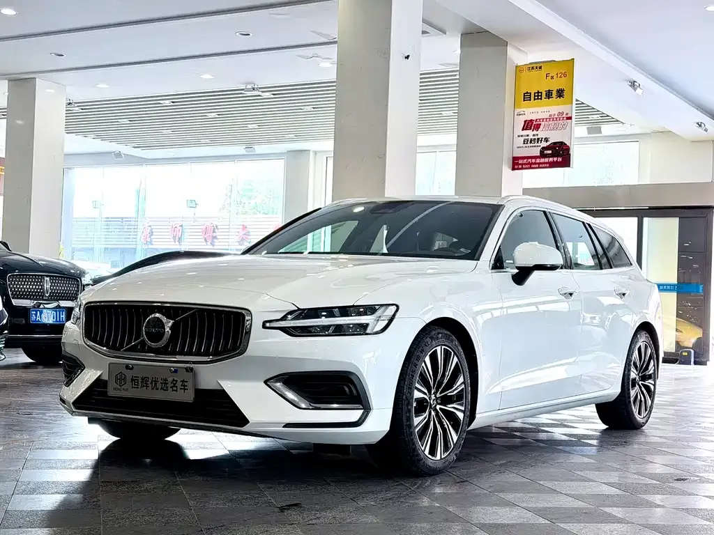Volvo V60 — фото 1