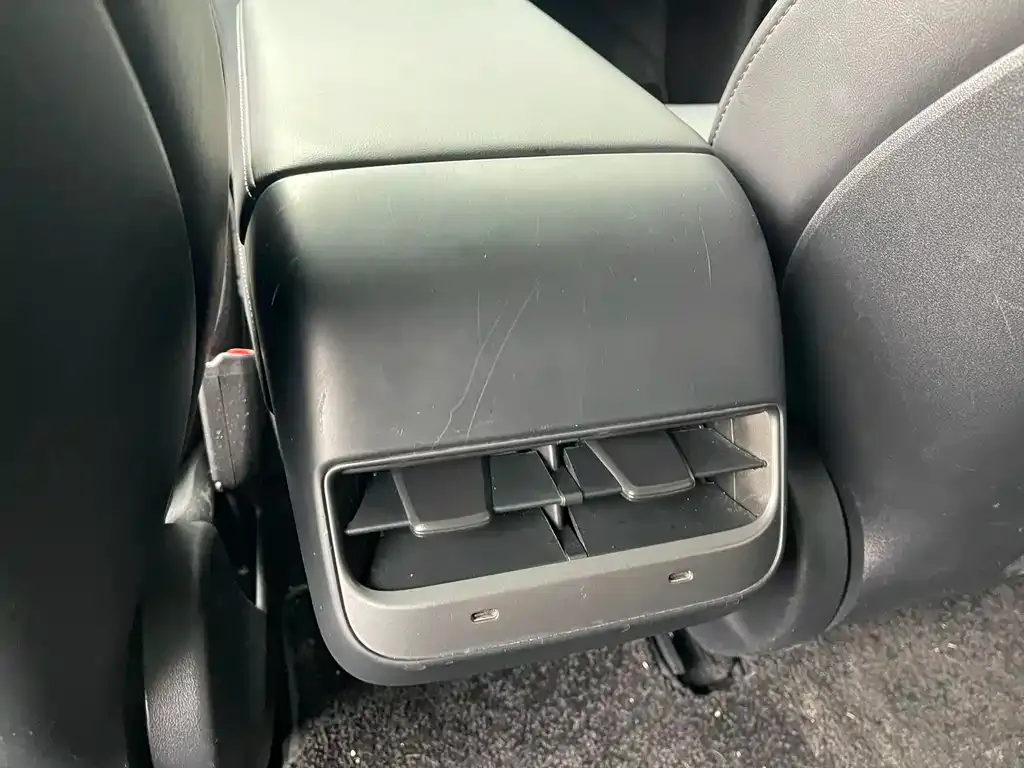 Tesla Model 3 — фото 5