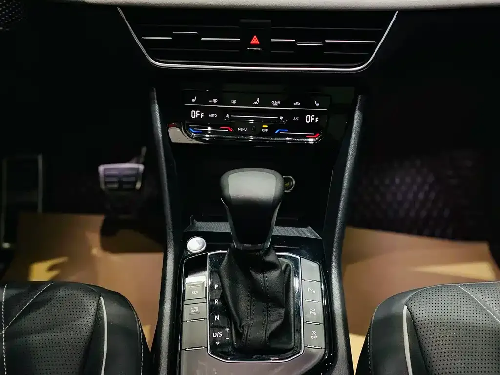Volkswagen Tiguan L 2022 из CN, фото 7