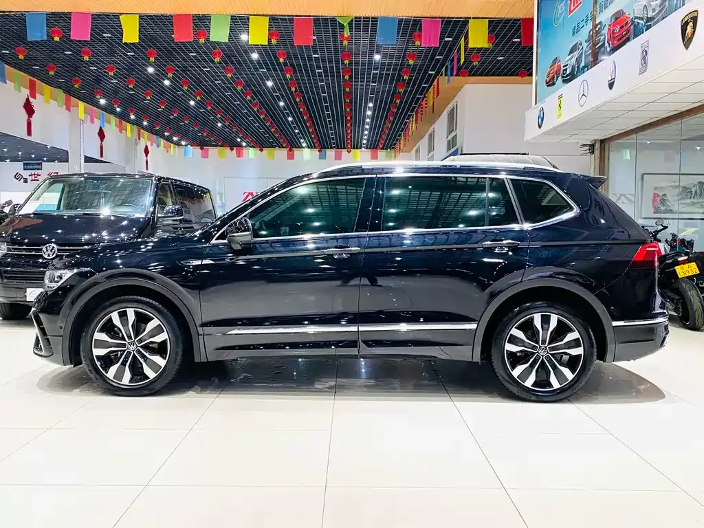 Volkswagen Tiguan L 2022 из CN, фото 3