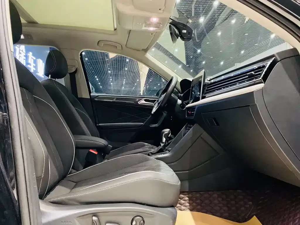 Volkswagen Tiguan L 2022 из CN, фото 9