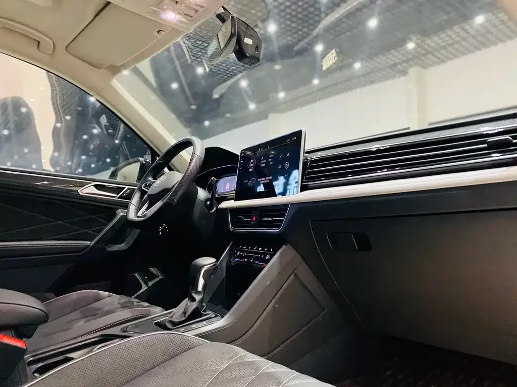 Volkswagen Tiguan L 2022 из CN, фото 10