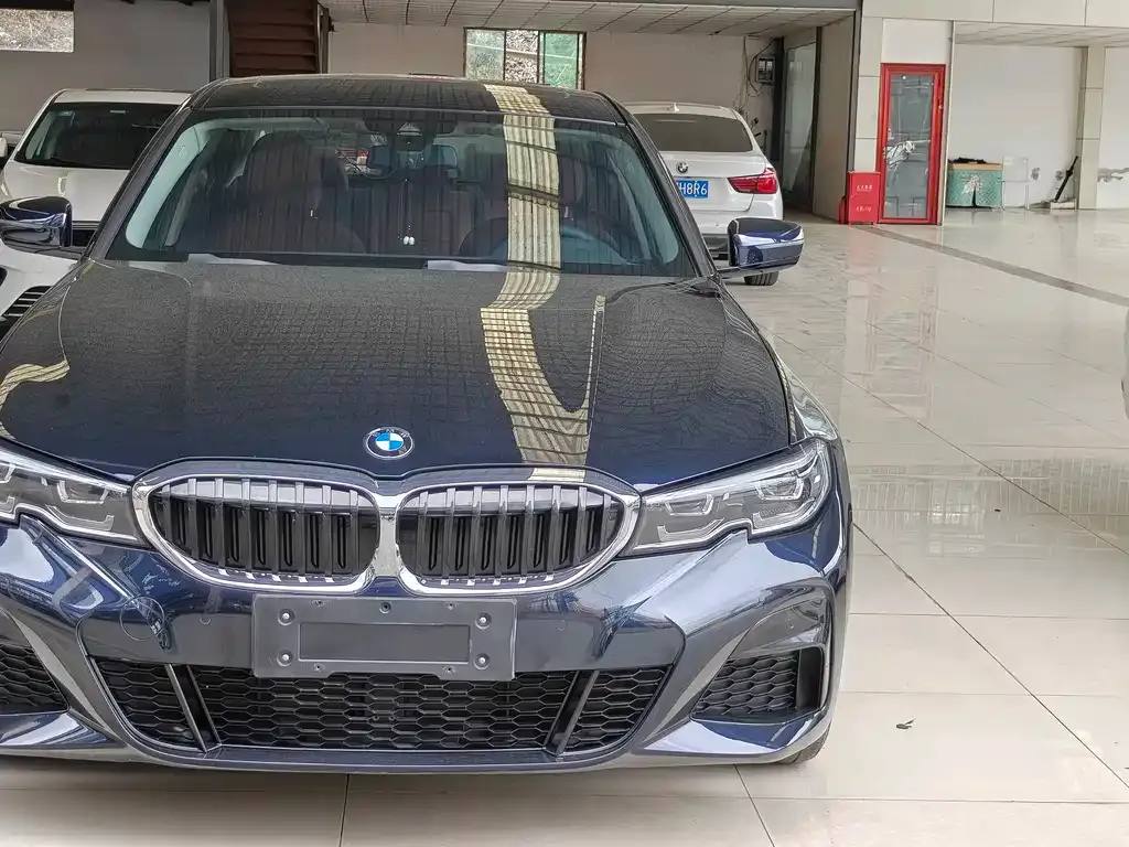 BMW 3 Series 2023 из CN, фото 1