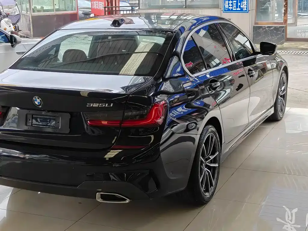 BMW 3 Series 2023 из CN, фото 3
