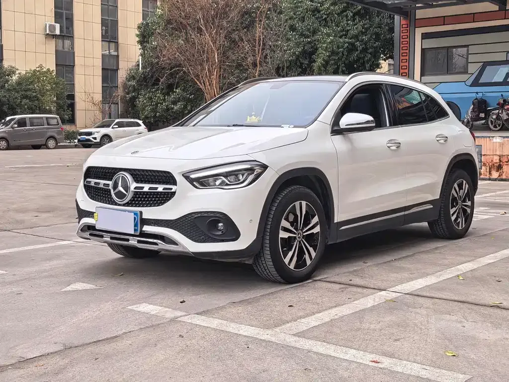 Mercedes-Benz GLA — фото 1