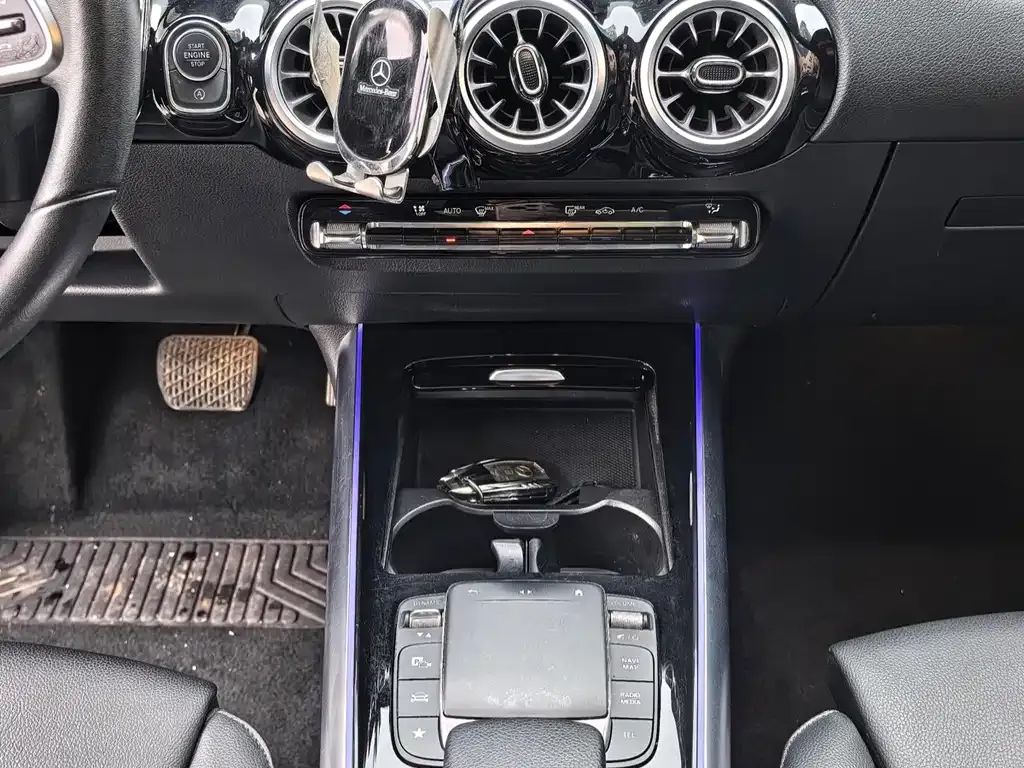 Mercedes-Benz GLA — фото 8