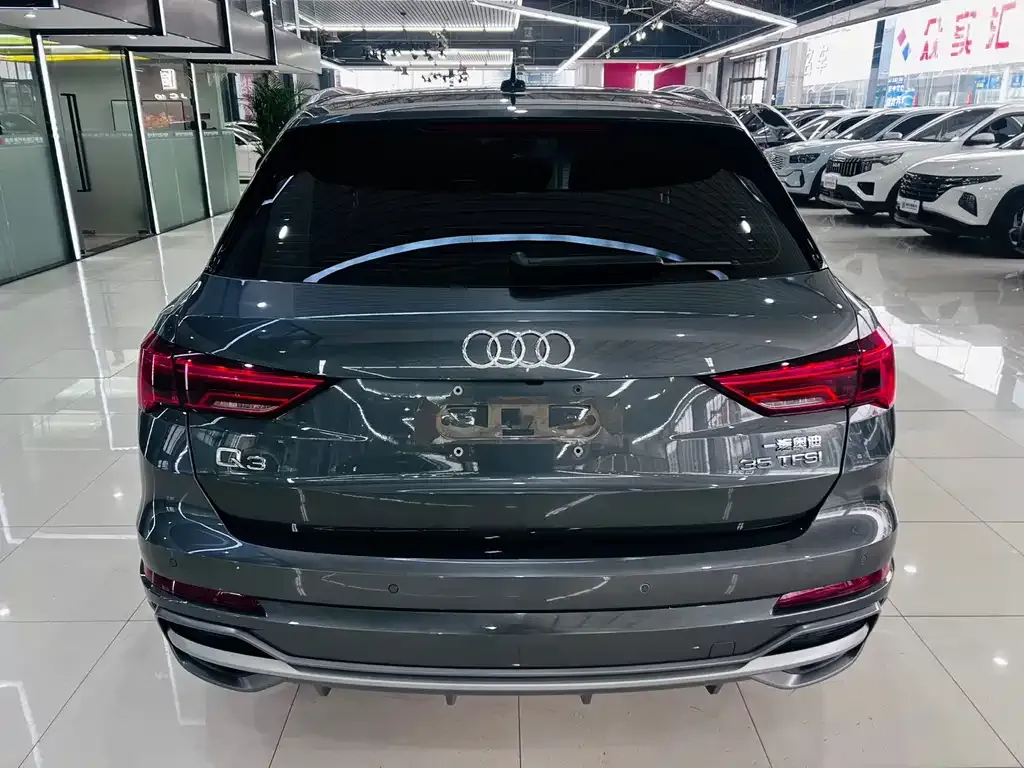Audi Q3 — фото 4