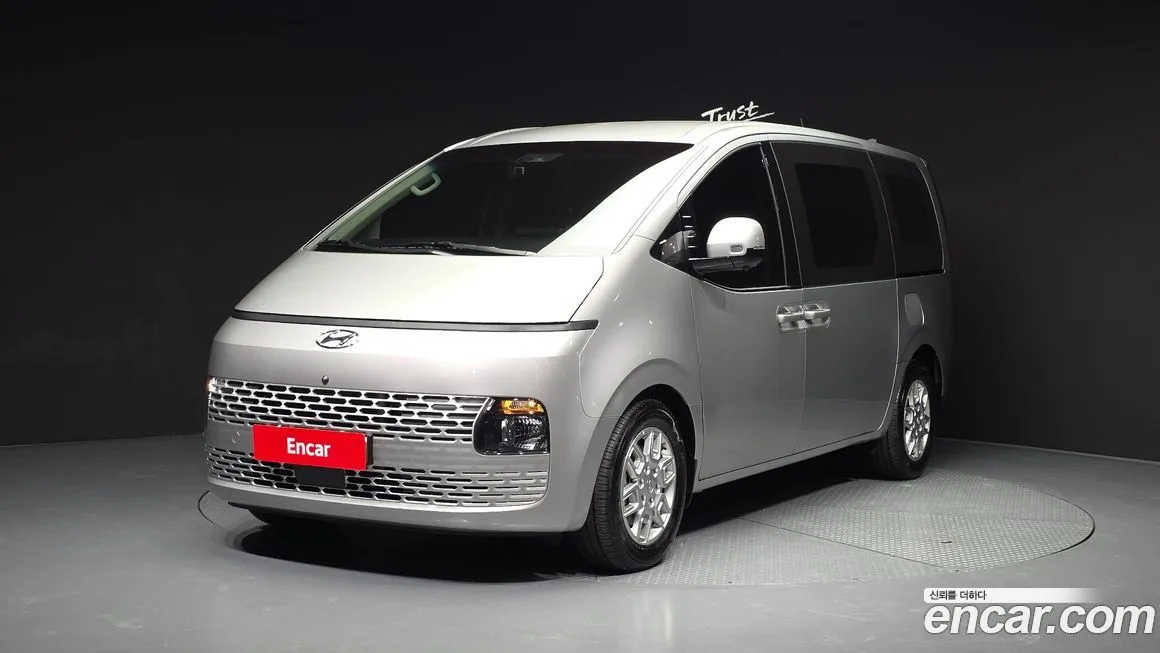 Hyundai Staria — фото 1