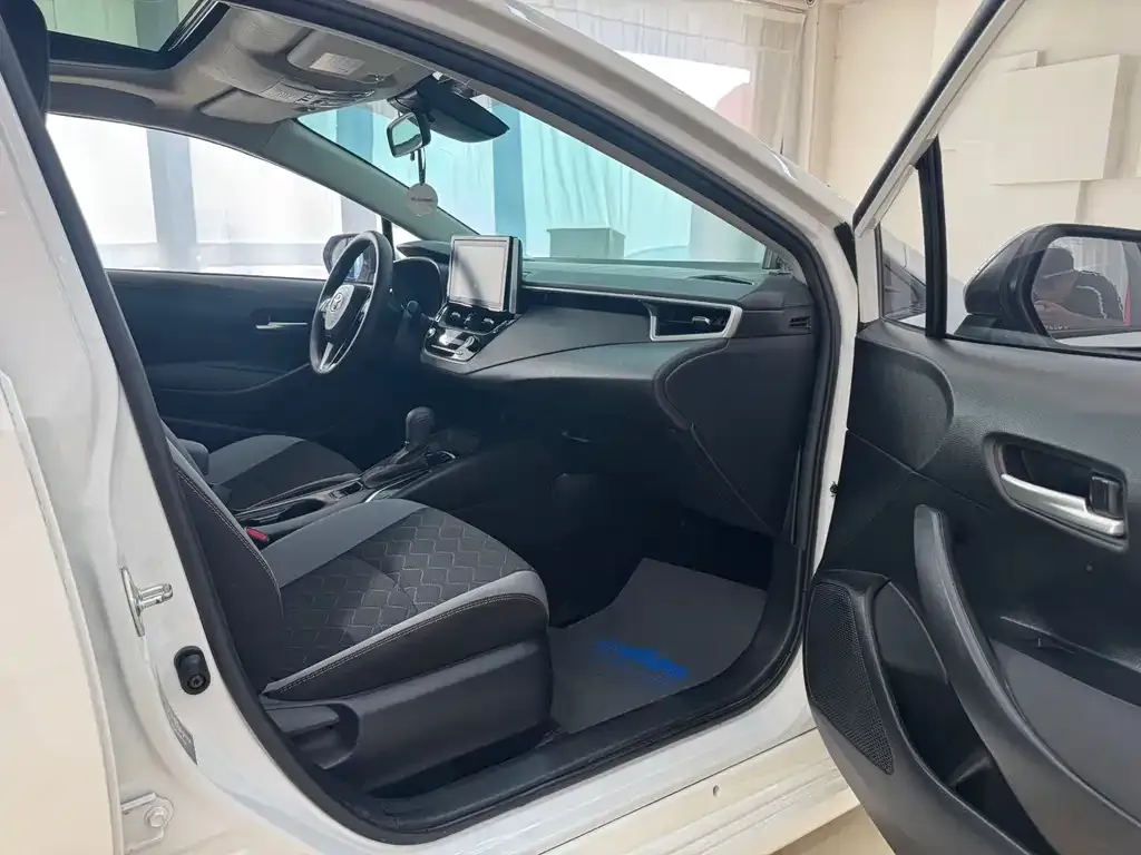 Toyota Corolla 2021 из CN, фото 10