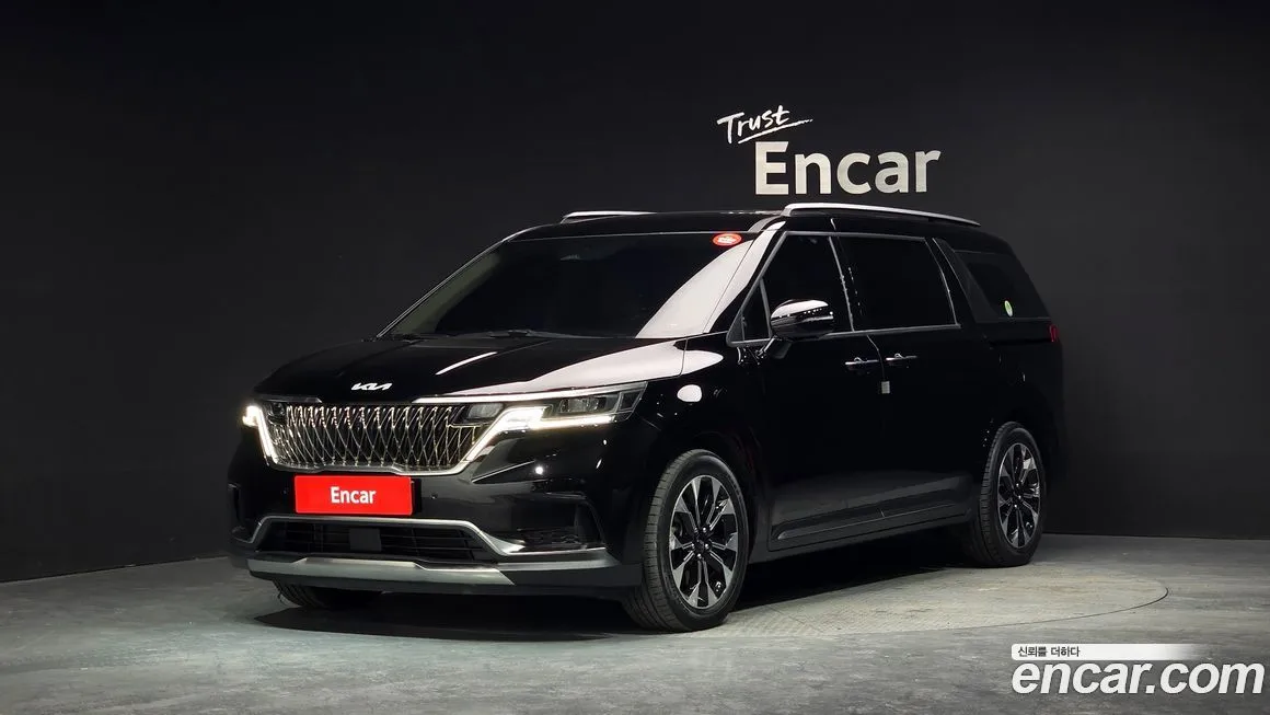 Kia Carnival — фото 1