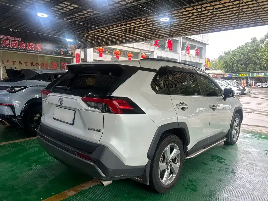 Toyota RAV4 2022 из CN, фото 5