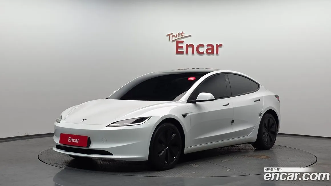 Tesla Model 3 — фото 1