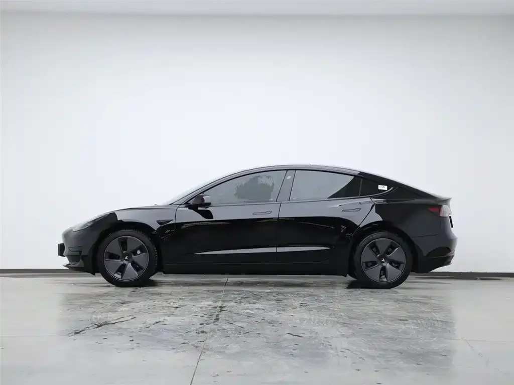 Tesla Model 3 — фото 4