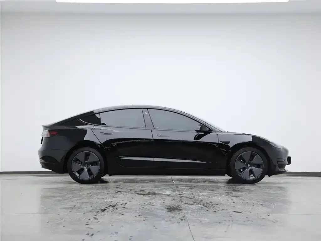 Tesla Model 3 — фото 6