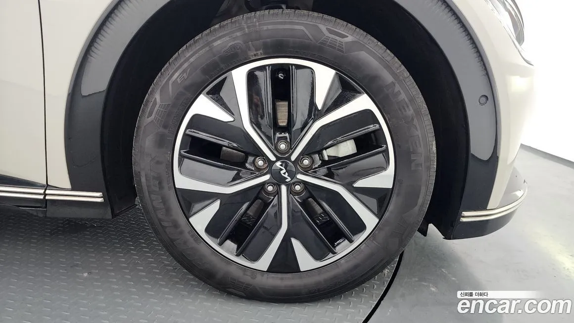 Kia EV6 — фото 7