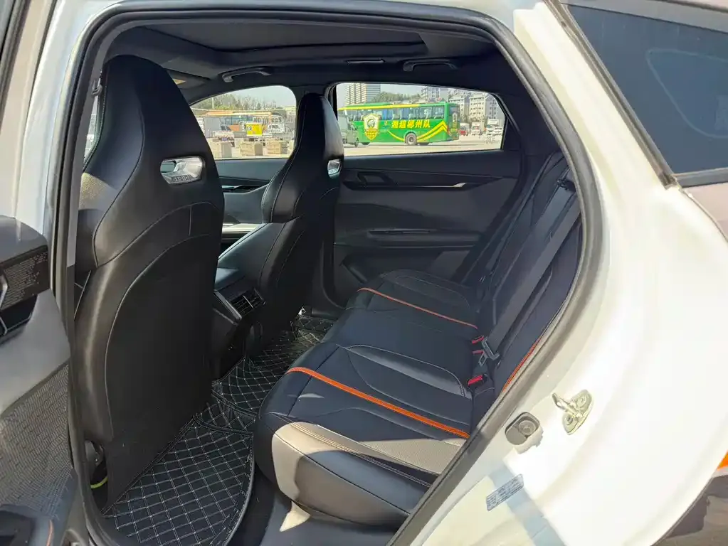 Changan UNI-V 2024 из CN, фото 2
