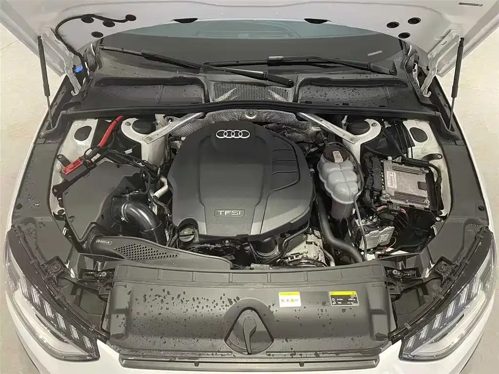 Audi A4L 2021 из CN, фото 9