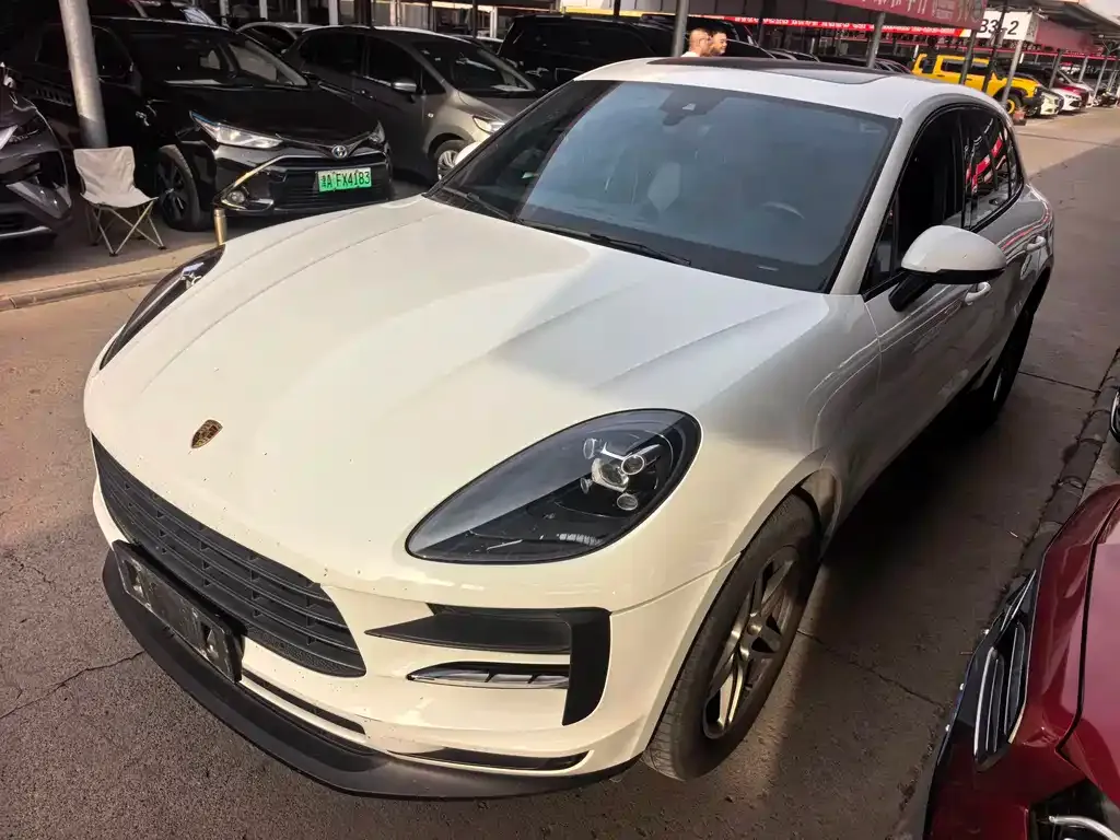 Porsche Macan — фото 1